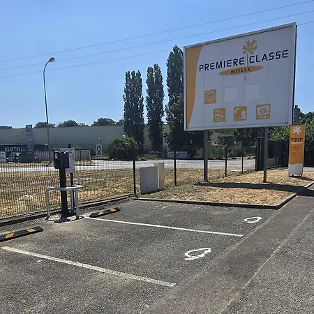 Premiere Classe St Quentin en Yvelines Elancourt-3