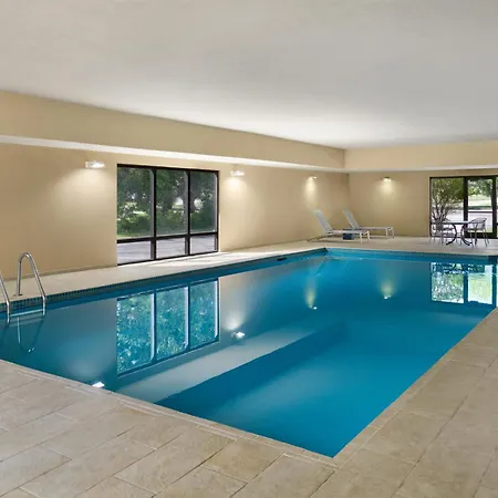 Hampton Inn Janesville-3