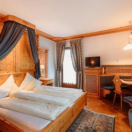 Hotel Enzian-3