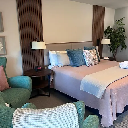 Discovery Inn-2