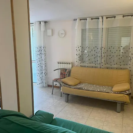 Apartament 2 Bedroom With One Bathroom And Penthouse Apartament 3 Bedroom And 2 Bathroom Included With Umbrella And Sunbeds-3