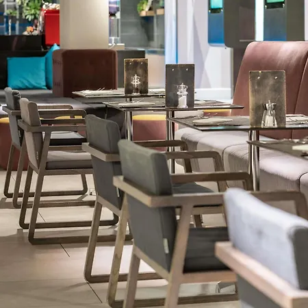 Novotel London Brentford-2