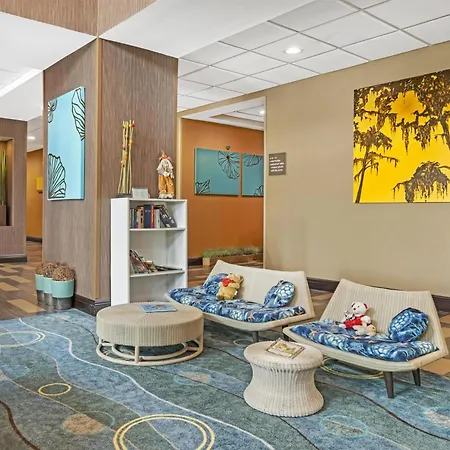 Best Western Plus Chain Of Lakes Inn & Suites-3
