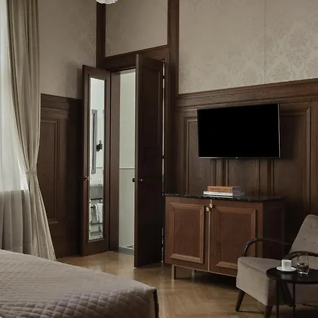 Hotel Capital-2