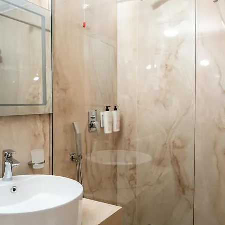 Kraal Hotel Vlore-2