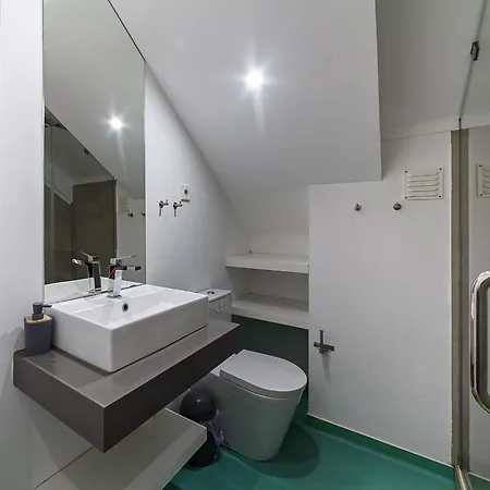 Besmart Suites With Private Wc By Home Sweet Home Aveiro-3