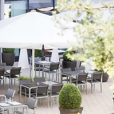 Novotel Suites Genève Aéroport-3