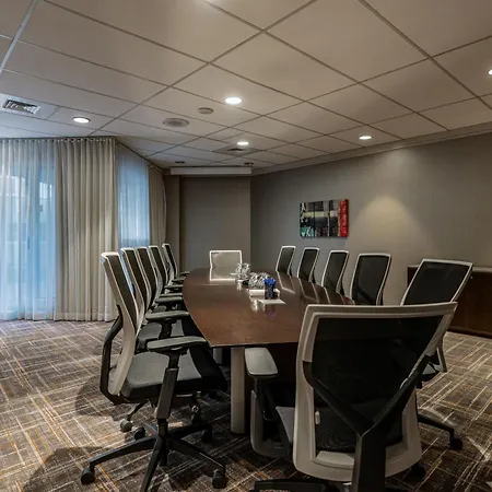 Delta Hotels By Marriott Montreal-2