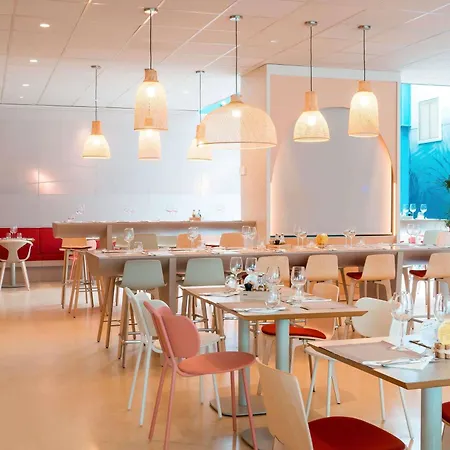 ibis Styles Toulon Centre Port-2