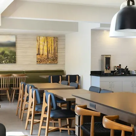 Fairfield By Marriott Inn & Suites Grand Rapids Airport-2