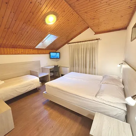 Hotel International-2