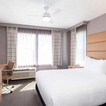 Sandman Hotel Victoria-2
