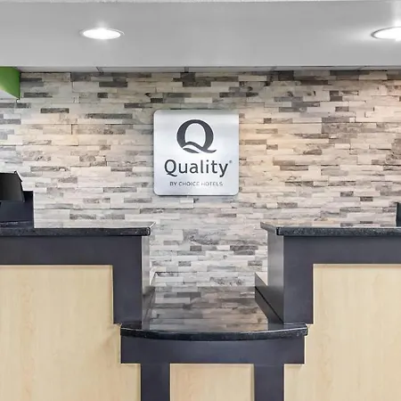 Quality Inn Walterboro I-95-2