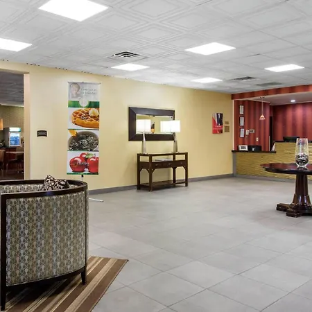 Quality Inn & Suites Charleston - Civic Center-3