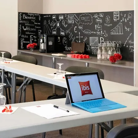 Ibis Hyeres Centre-3