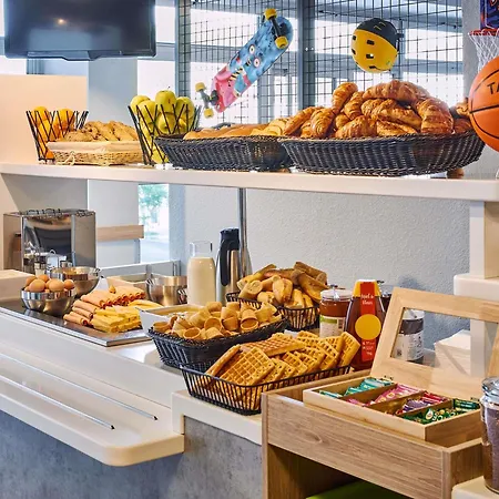 ibis budget Porte d'Aubervilliers-3