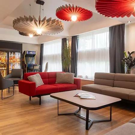 ibis Lyon Est Bron-2