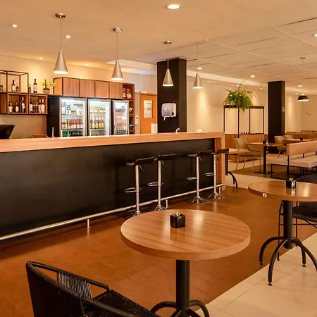 Ibis Betim-3