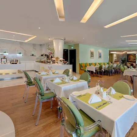 Ramada Abu Dhabi Corniche-2