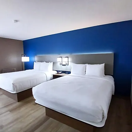 Comfort Inn Near Downtown & Blue Ridge Pkwy-3