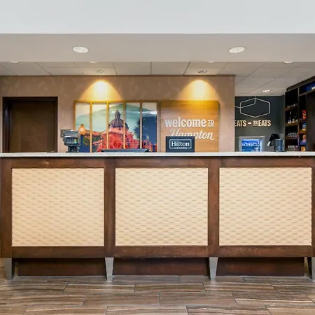 Hampton Inn & Suites - Deland-3