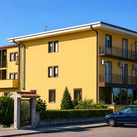 Ghotel-2