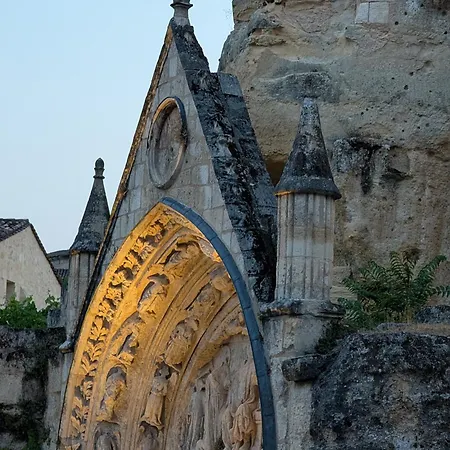 Maison De La Tour-2