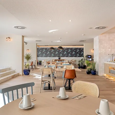 Crowne Plaza - Caparica Lisbon-3