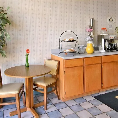 Peoria Inn-2