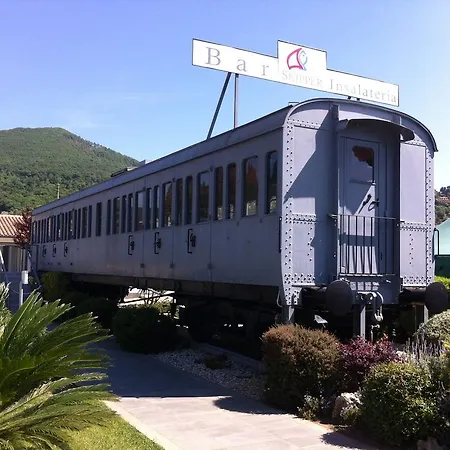 Skipper White Guest House-3