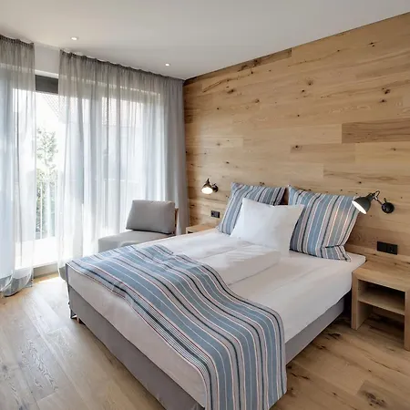 Hotel M120-2