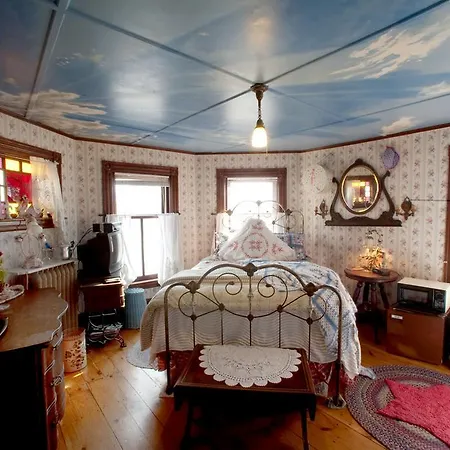 Enchanted Nights Bed & Bath-2