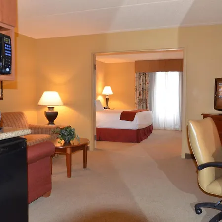 Holiday Inn Express & Suites Bloomington By Ihg-2