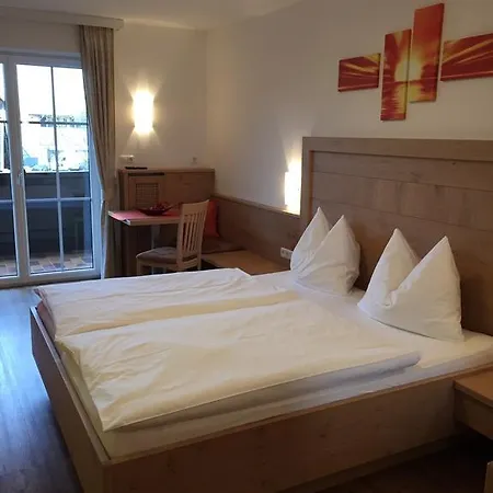 Hotel Garni Ingeborg-3