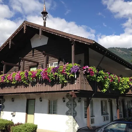 Linderhof Inn-2