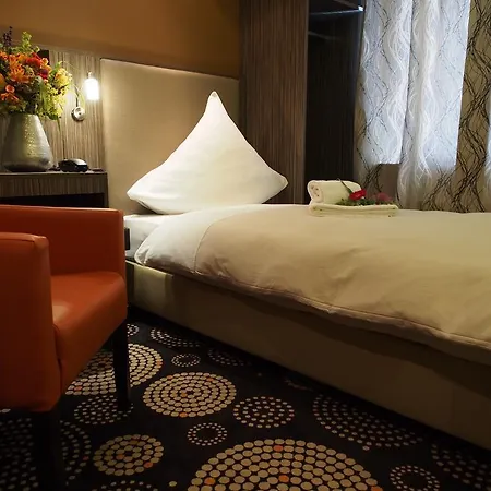 Myhotel-2