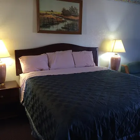 Crystal Palace Inn Brownfield-2