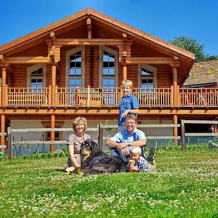 Hotelanlage Country Lodge-3