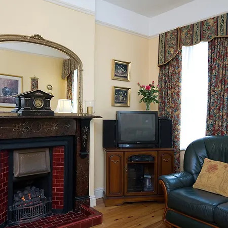 Griffin Lodge Guesthouse-3