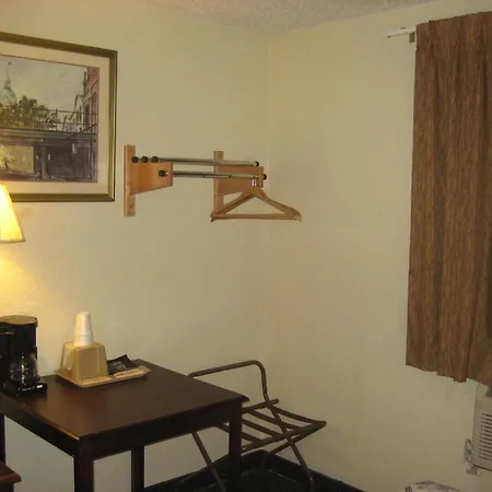 The Lodge At Pensacola-3