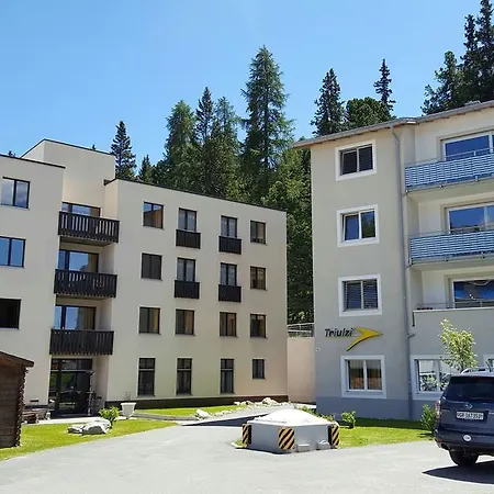 Aladin Apartments St Moritz-3