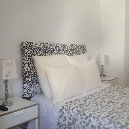 Hostal Montilla Sotogrande-2