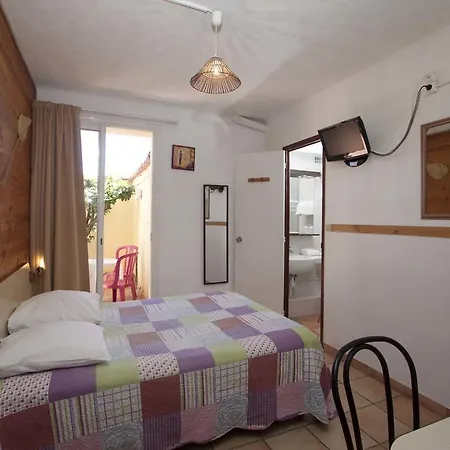 Hôtel La Croix de Malte-3