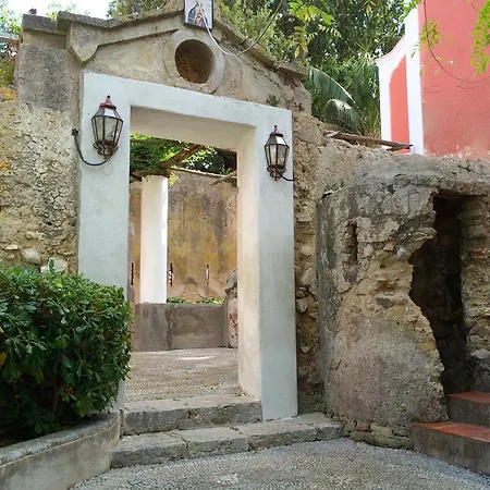 Capri Villa Bismarck-3