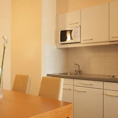 B-Aparthotel Moretus-2