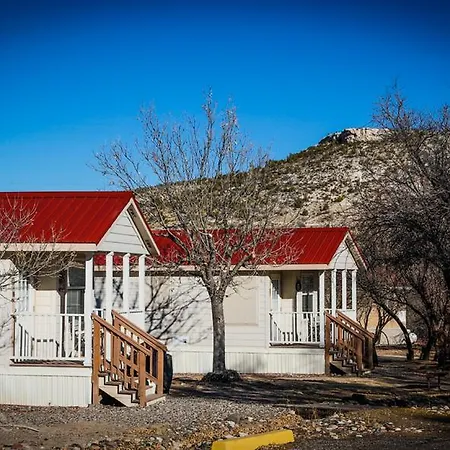 Verde Valley One-Bedroom Park Model Cabin 14-2