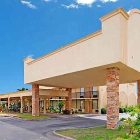 Econo Lodge Baytown-3