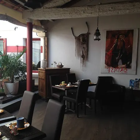 Hotel Cote Patio-2