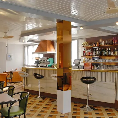 Hotel Le Crab-3