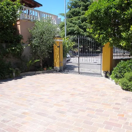 Andoramare B&B-3